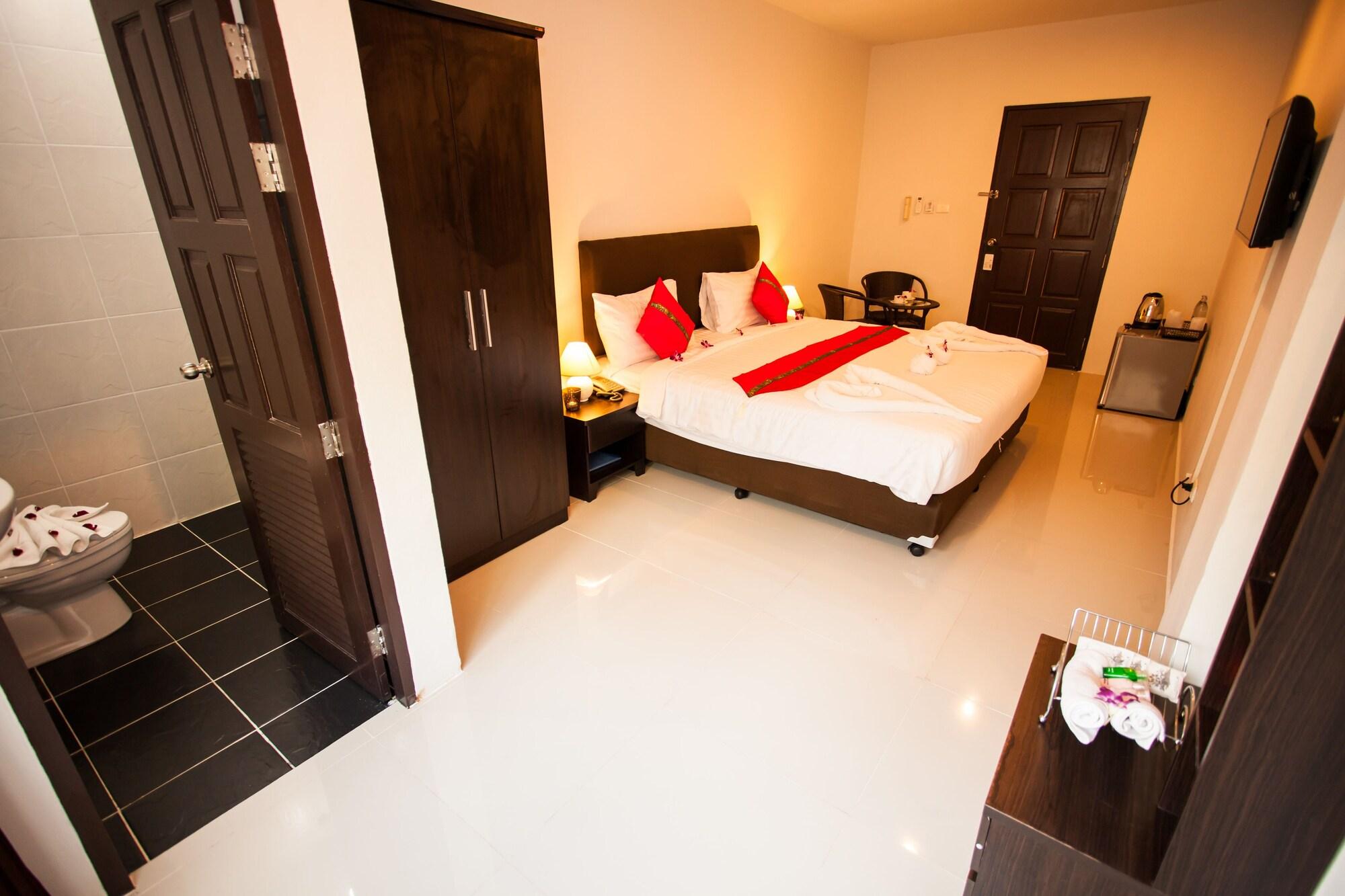 Only Blue Hotel Patong Esterno foto