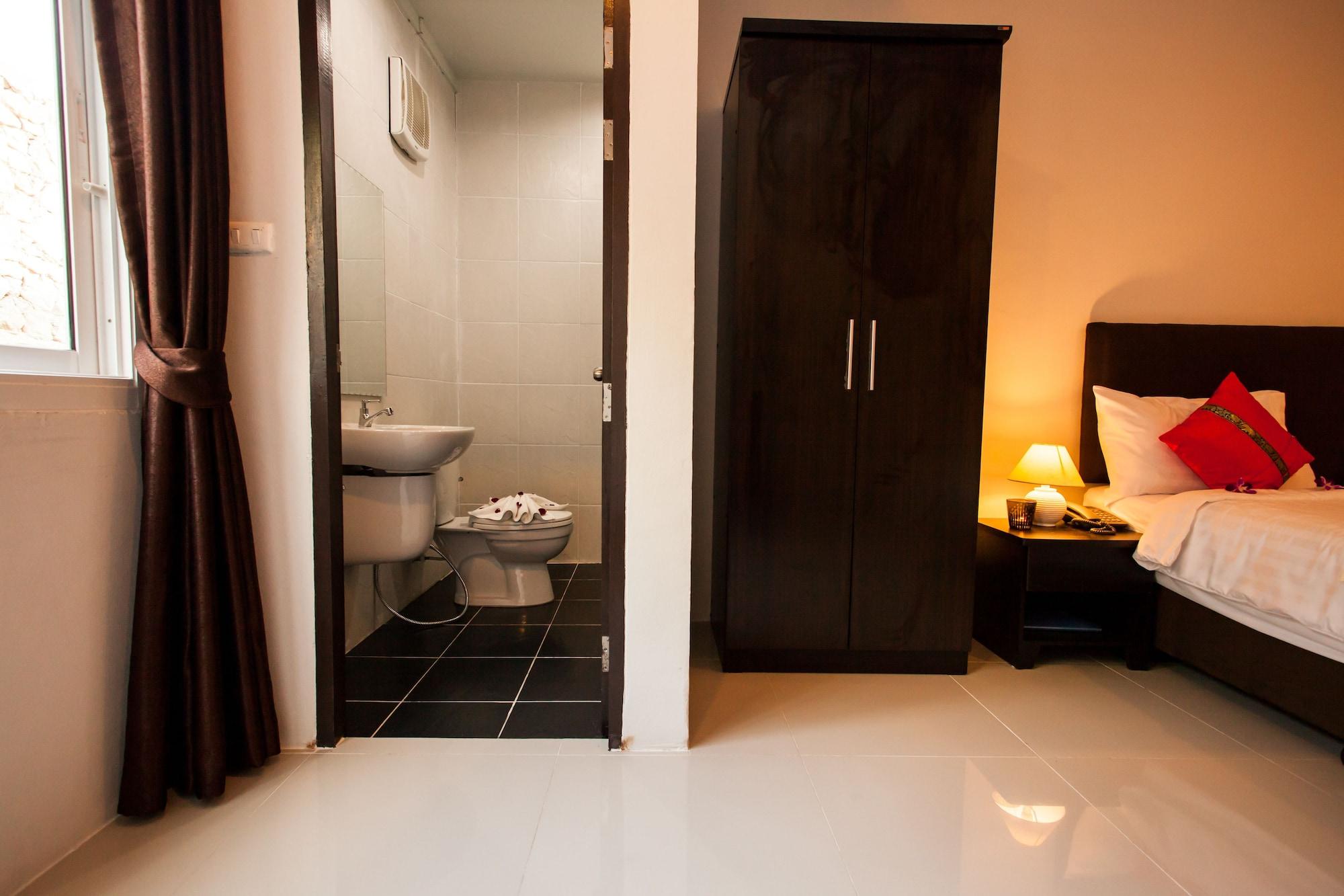 Only Blue Hotel Patong Esterno foto
