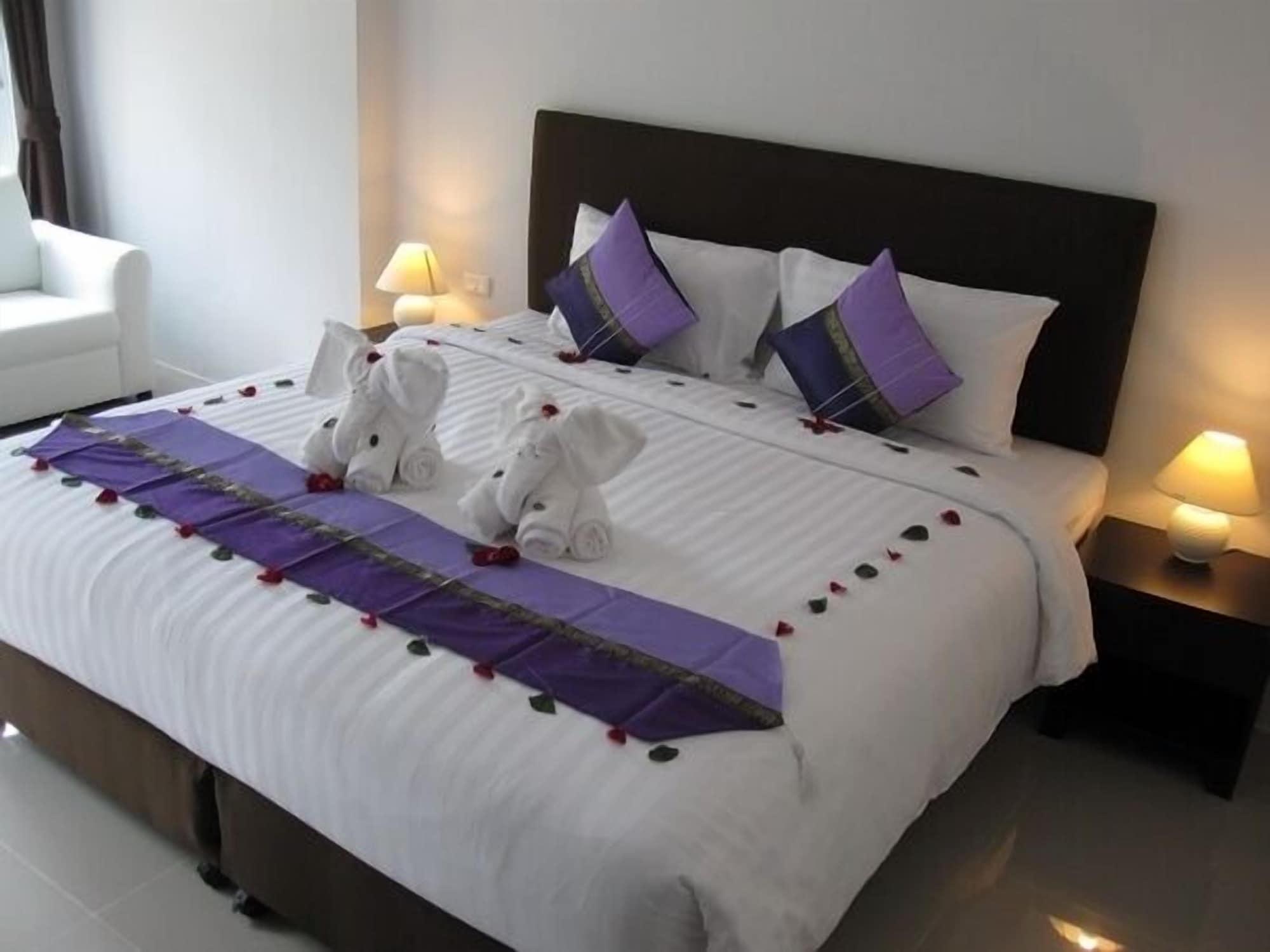 Only Blue Hotel Patong Esterno foto