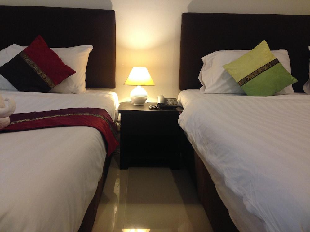 Only Blue Hotel Patong Esterno foto