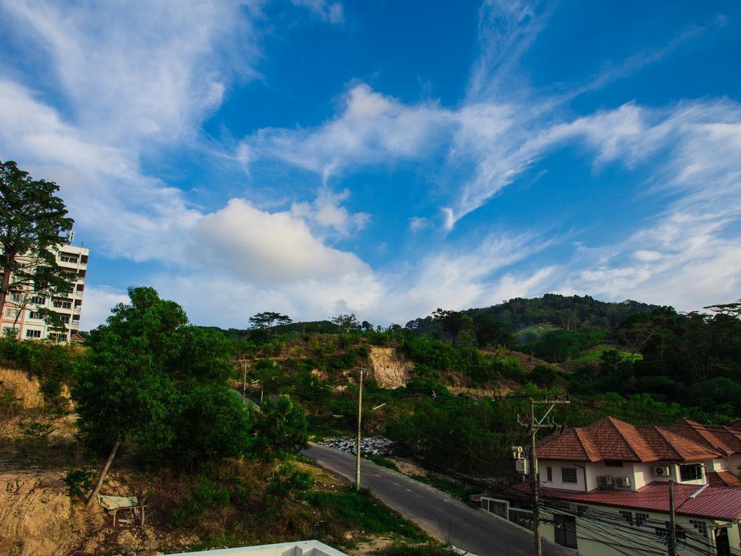 Only Blue Hotel Patong Esterno foto
