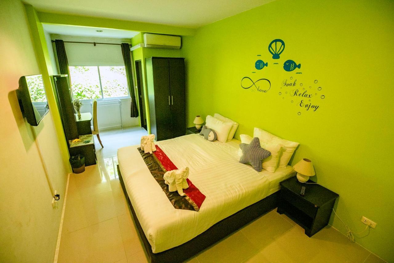 Only Blue Hotel Patong Esterno foto